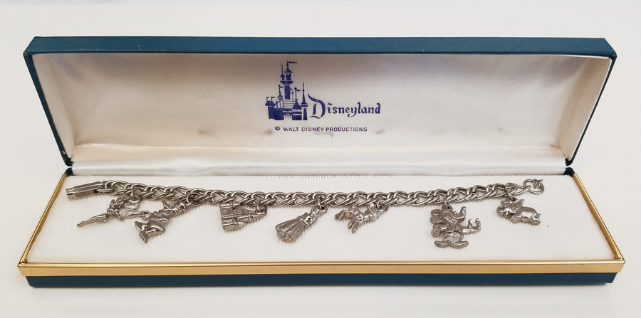 Totum Disney 100 - Making Charm Bracelets | Thimble Toys