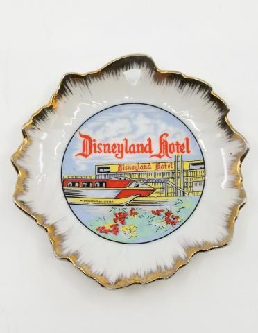 Disneyland Hotel Ceramic Plate - ID: novdisneyland18420 Walt Disney