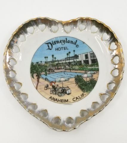 Disneyland Hotel Heart Shaped Plate - ID: novdisneyland18421 Walt Disney