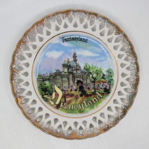 Disneyland Small Souvenir Lace Plate - ID: aprdisneyland20183 Disneyana
