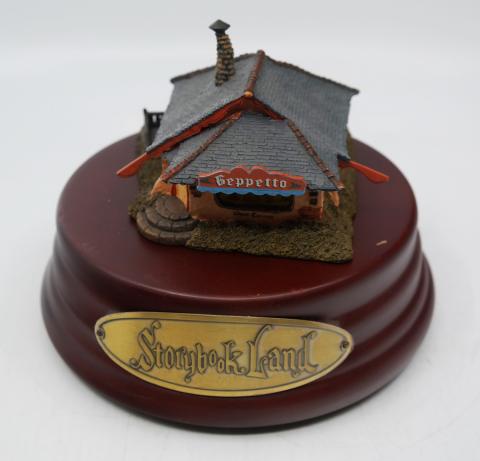 Storybook Land Geppetto's Workshop Miniature - ID: jundisneyana20372 Disneyana