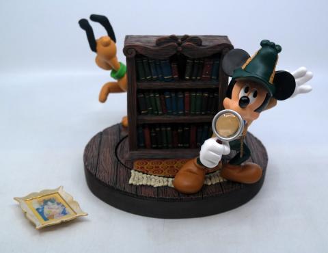 Official Disneyana Mystery Rotating Bookshelf Figurine - ID: mardisneyana21317 Disneyana