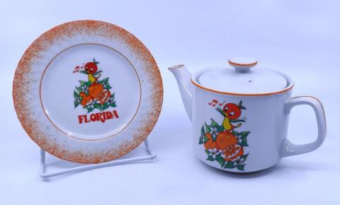 Walt Disney World Orange Bird Teapot & Plate Set - ID: aprdisneyland20343 Disneyana