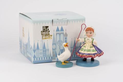 Rolly Crump Signed It's a Small World Belgium WDCC Figurine - ID: may22035 Disneyana
