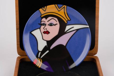 Villains of Disney Miniature Evil Queen Charger Plate by Brenda White - ID: may22033 Disneyana