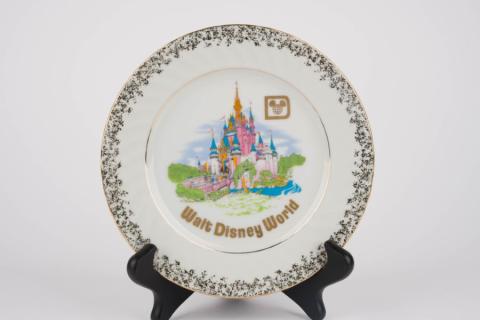 1970s Walt Disney World Medium Sized Decorative Plate - ID: may22106 Disneyana