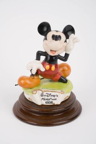 Mickey Mouse 1936 Version Statue by Capodimonte (1988) - ID: nov22150 Disneyana