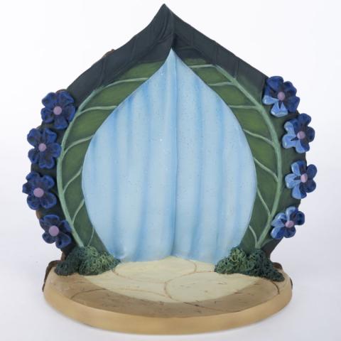 ‘Two Chips and a Miss' Figurine Base (2003) - ID: 761880462530 Disneyana