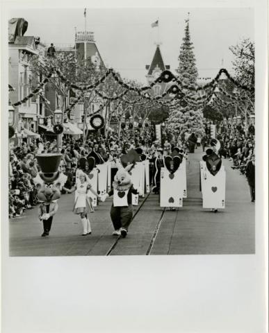 Disneyland Christmas Parade 8x10 Promotional Press Photograph (1968) - ID: aug22037 Disneyana
