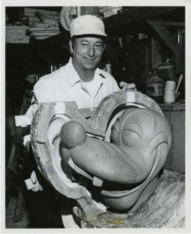 Making Goofy's Head Plaster Casting 8x10 Promotional Press Photograph (1970) - ID: aug22047 Disneyana