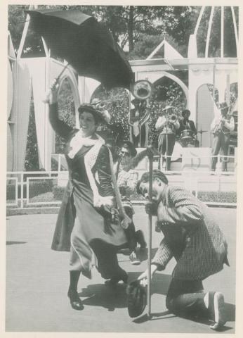 Disneyland May Poppins Days Souvenir Signature Card (1971) - ID: jan24170 Disneyana