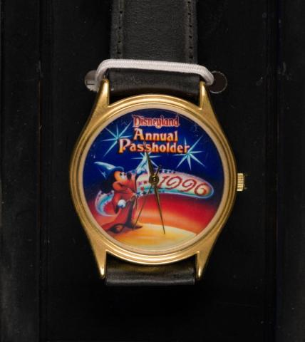 Disneyland Annual Passholder Watch (1996) - ID: jul22201 Disneyana