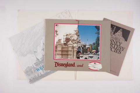 Disneyland Cast Member New Hire Training Packet (1987-1988) - ID: jul22472 Disneyana