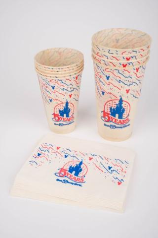 Walt Disney World 15th Anniversary Paper Dish Set (1986) - ID: jul22533 Disneyana