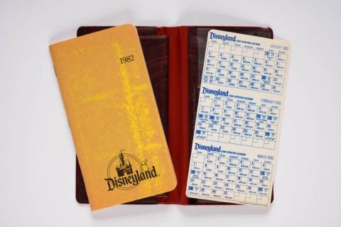 Disneyland Cast Member Almanac and Day Planner (1982)  - ID: jun22695 Disneyana