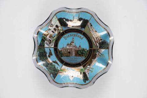 Disneyland Lands Glass Scalloped Bowl (1968) - ID: may22008 Disneyana