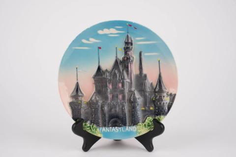 Disneyland Fantasyland Castle 3-D Ceramic Plate (1955) - ID: may22180 Disneyana