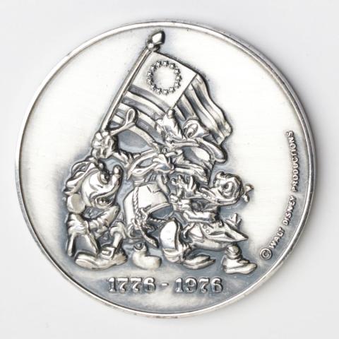 Disneyland Resort America On Parade Silver Medallion (1976) - ID: may24050 Disneyana