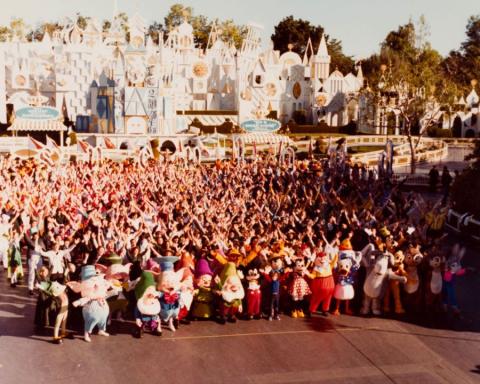 Disneyland Cast Member It's a Small World Photo (c.1977) - ID: nov23330 Disneyana