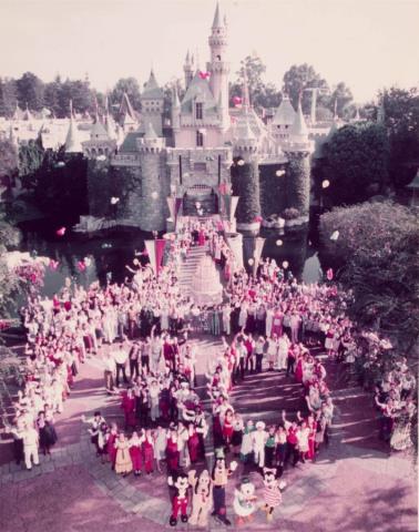 30th Anniversary Disneyland Publicity Photo (1985) - ID: nov23331 Disneyana