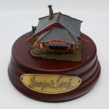 Storybook Land Geppetto's Workshop Miniature - ID: jundisneyana20372 Disneyana