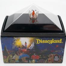 Main Street Electrical Orange Parade Bulb Display - ID: augdisneyland20086 Disneyana