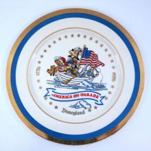 Disneyland America On Parade Gold Rim Plate - ID: julydisneyana21051 Disneyana