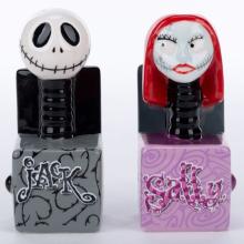 Jack Skellington & Sally Magnetic Jack-in-the-Box Salt and Pepper Shaker Set (2014) - ID: 748787252181 Disneyana