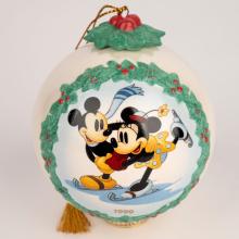 Minnie and Mickey 'On Ice' Ornament (1999) - ID: 761880414362 Disneyana