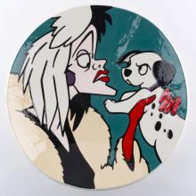 Cruella de Vil with Dalmatian Puppy Charger Plate (1990) - ID: BDWHTCDV101 Disneyana