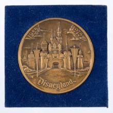 Disneyland 20th Anniversary Medallion (1975) - ID: mar24345 Disneyana
