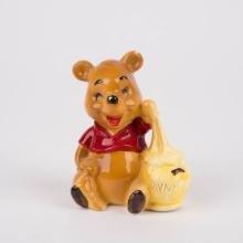Winnie the Pooh Ceramic Figurine by Enesco (c.1970s) - ID: may22159 Disneyana