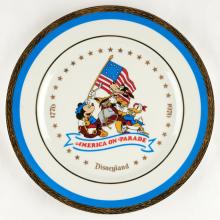 Disneyland America On Parade Decorative Plate (1976) - ID: may24079 Disneyana